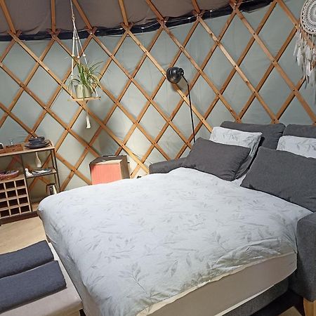 L'Echappee Au Jardin, Yourte Bucolique Godinne ภายนอก รูปภาพ
